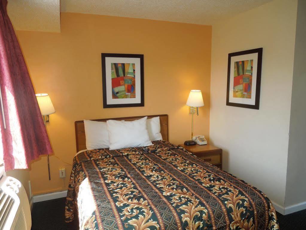 Knights Inn Bristol Levittown Εξωτερικό φωτογραφία