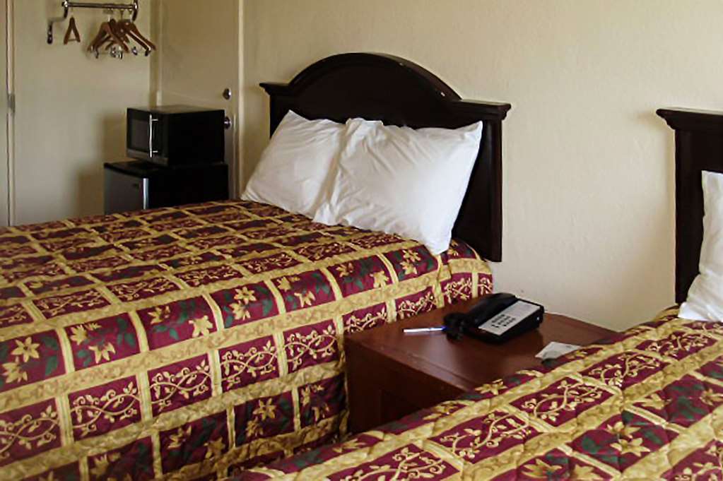 Knights Inn Bristol Levittown Δωμάτιο φωτογραφία