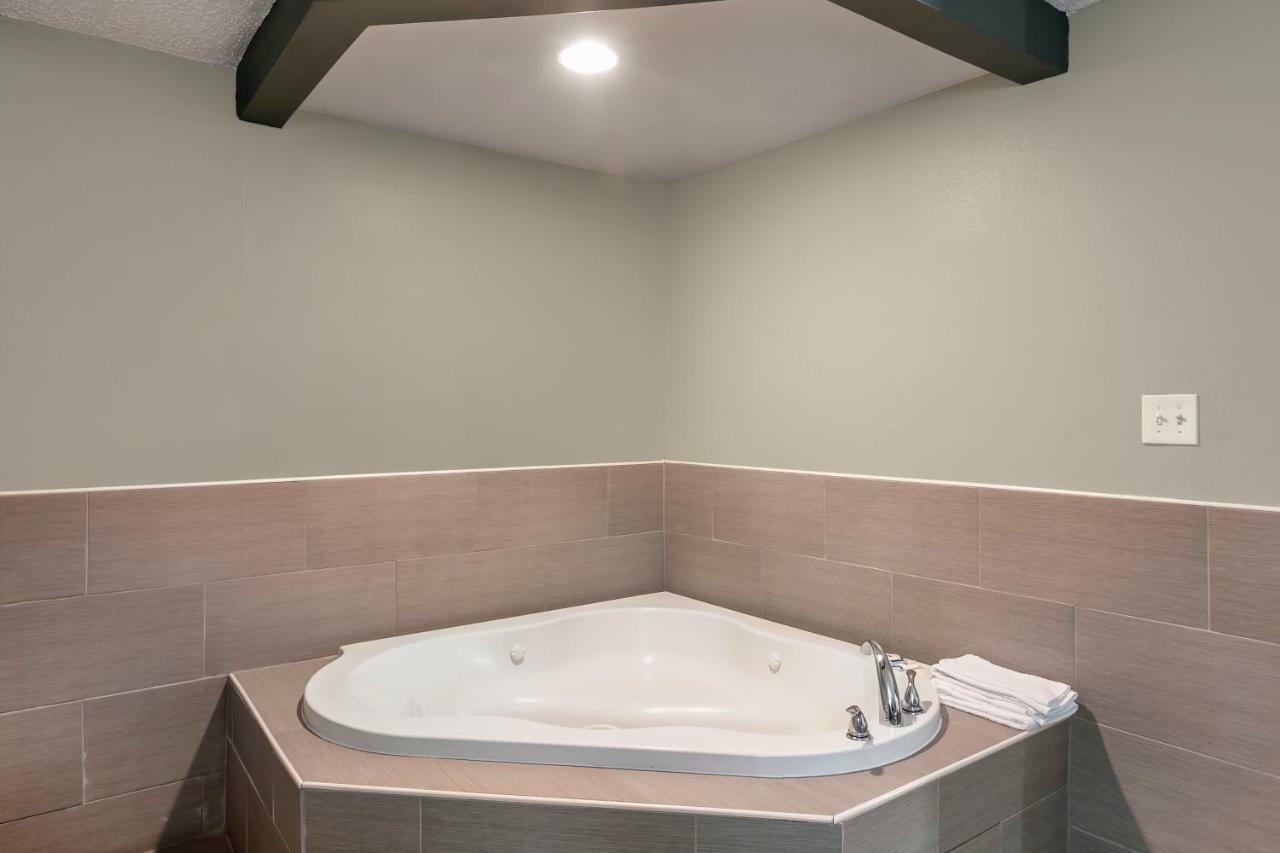 Knights Inn Bristol Levittown Εξωτερικό φωτογραφία